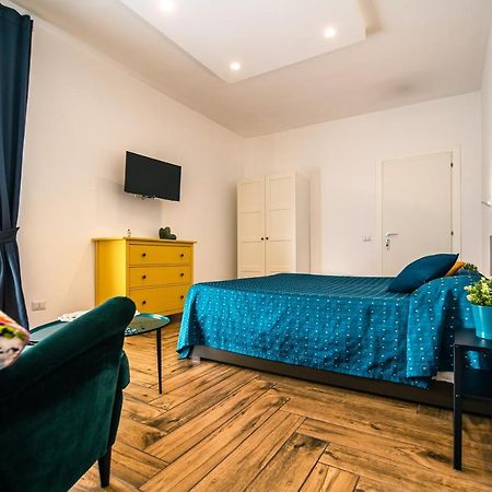 Hub Ferroviario - 12 Posti Letto Per Il Tuo Gruppo A Napoli Con Wifi E Netflix Bed & Breakfast Luaran gambar