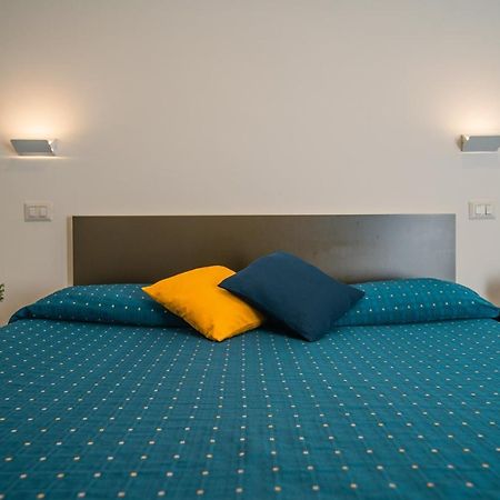 Hub Ferroviario - 12 Posti Letto Per Il Tuo Gruppo A Napoli Con Wifi E Netflix Bed & Breakfast Luaran gambar