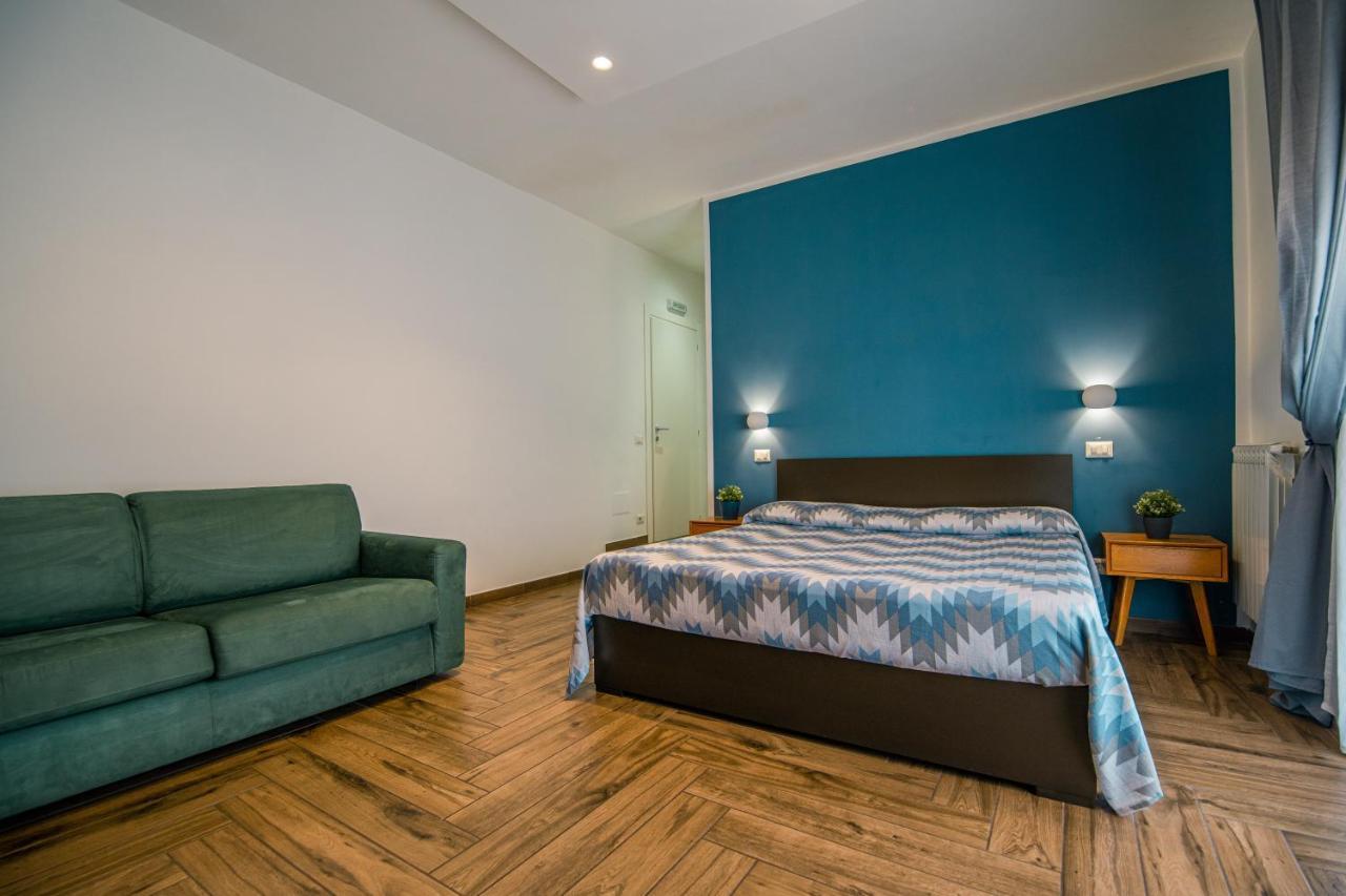 Hub Ferroviario - 12 Posti Letto Per Il Tuo Gruppo A Napoli Con Wifi E Netflix Bed & Breakfast Luaran gambar