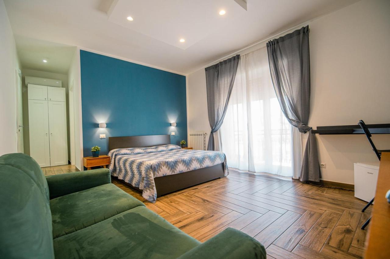 Hub Ferroviario - 12 Posti Letto Per Il Tuo Gruppo A Napoli Con Wifi E Netflix Bed & Breakfast Luaran gambar