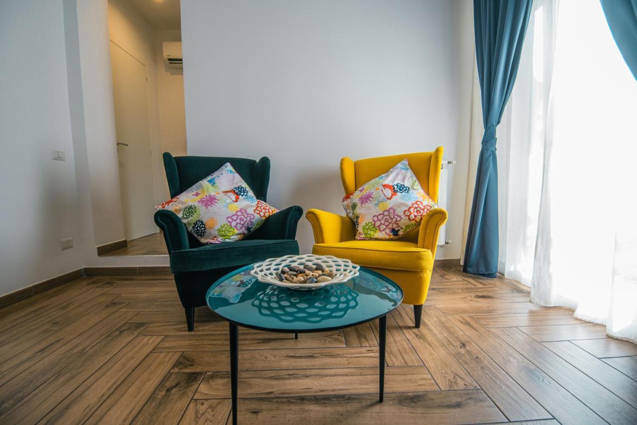 Hub Ferroviario - 12 Posti Letto Per Il Tuo Gruppo A Napoli Con Wifi E Netflix Bed & Breakfast Luaran gambar