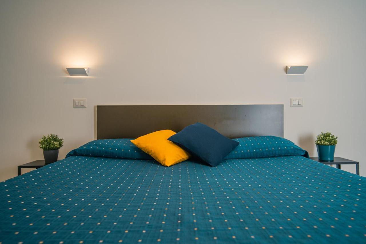 Hub Ferroviario - 12 Posti Letto Per Il Tuo Gruppo A Napoli Con Wifi E Netflix Bed & Breakfast Luaran gambar