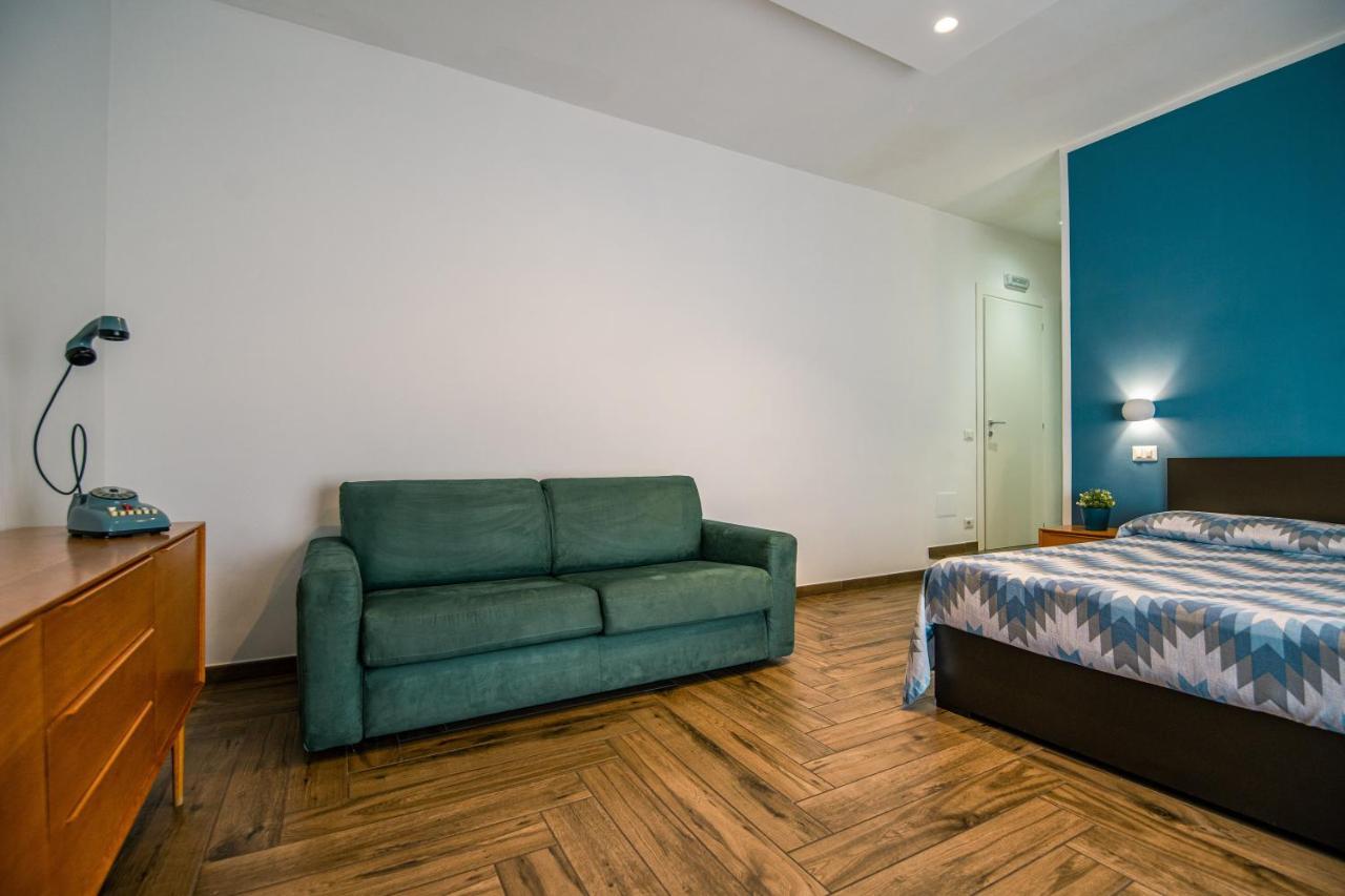 Hub Ferroviario - 12 Posti Letto Per Il Tuo Gruppo A Napoli Con Wifi E Netflix Bed & Breakfast Luaran gambar