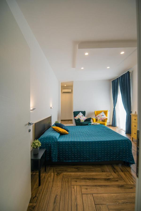 Hub Ferroviario - 12 Posti Letto Per Il Tuo Gruppo A Napoli Con Wifi E Netflix Bed & Breakfast Luaran gambar