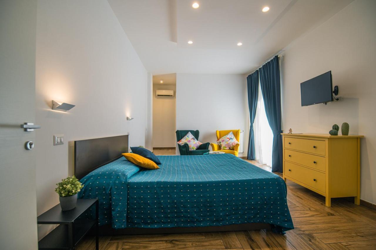 Hub Ferroviario - 12 Posti Letto Per Il Tuo Gruppo A Napoli Con Wifi E Netflix Bed & Breakfast Luaran gambar