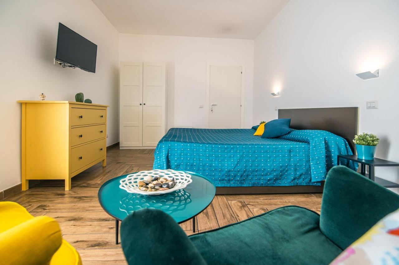 Hub Ferroviario - 12 Posti Letto Per Il Tuo Gruppo A Napoli Con Wifi E Netflix Bed & Breakfast Luaran gambar