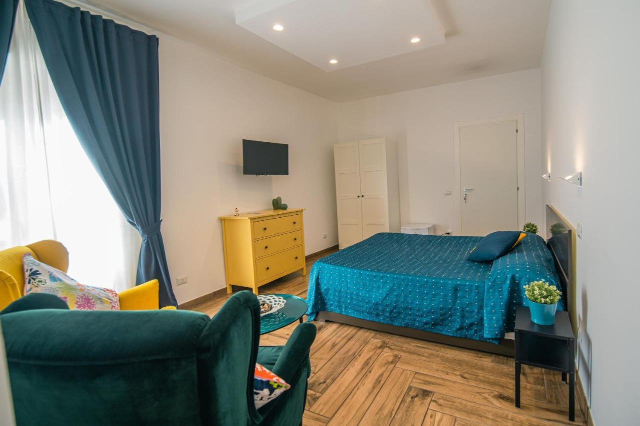 Hub Ferroviario - 12 Posti Letto Per Il Tuo Gruppo A Napoli Con Wifi E Netflix Bed & Breakfast Luaran gambar