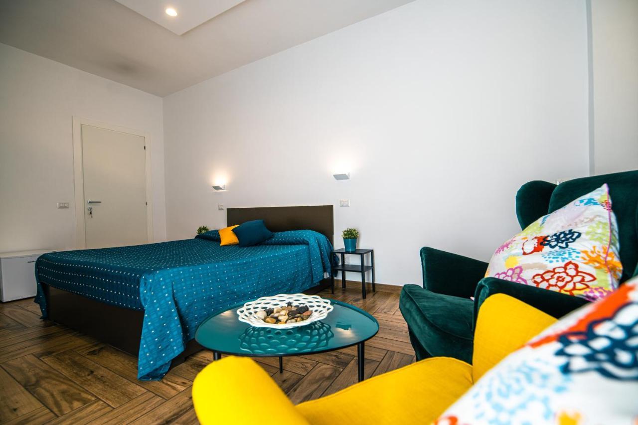 Hub Ferroviario - 12 Posti Letto Per Il Tuo Gruppo A Napoli Con Wifi E Netflix Bed & Breakfast Luaran gambar