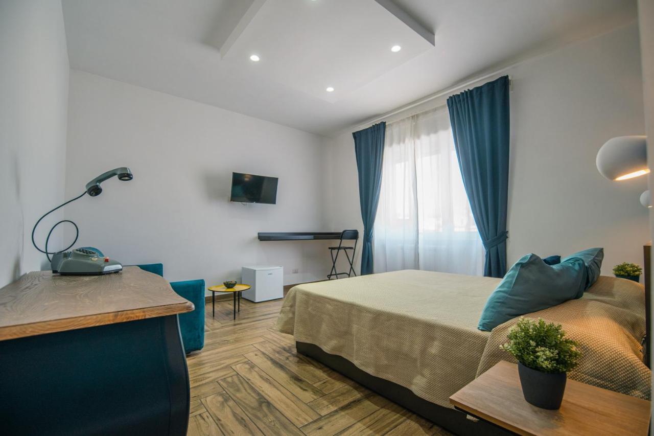 Hub Ferroviario - 12 Posti Letto Per Il Tuo Gruppo A Napoli Con Wifi E Netflix Bed & Breakfast Luaran gambar