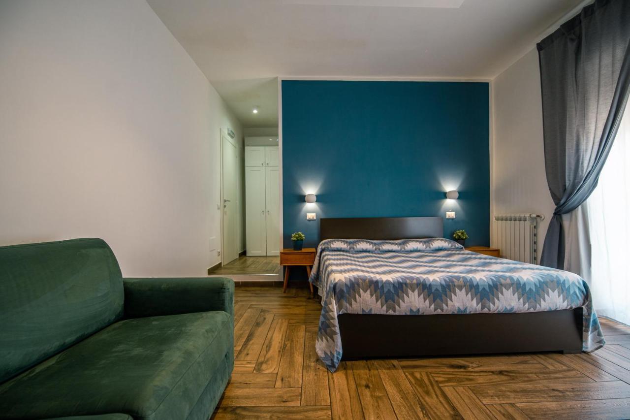 Hub Ferroviario - 12 Posti Letto Per Il Tuo Gruppo A Napoli Con Wifi E Netflix Bed & Breakfast Luaran gambar