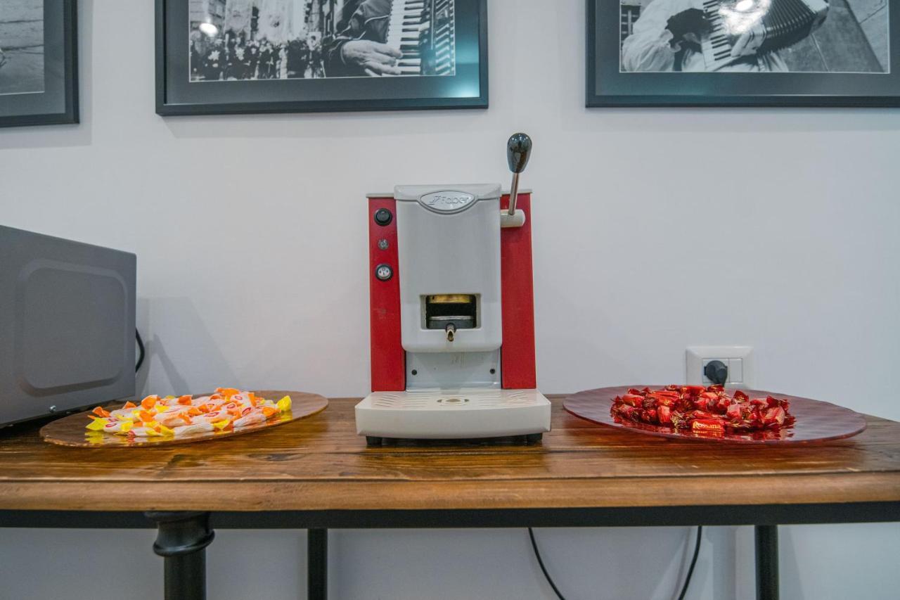 Hub Ferroviario - 12 Posti Letto Per Il Tuo Gruppo A Napoli Con Wifi E Netflix Bed & Breakfast Luaran gambar